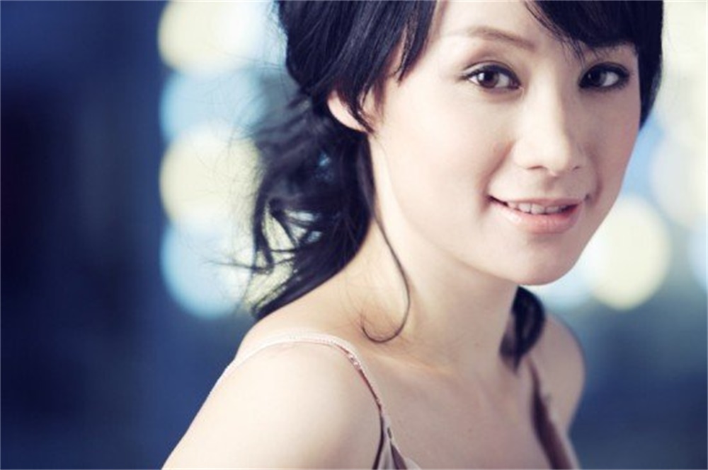 杨幂红过章子怡,当年青涩的杨幂