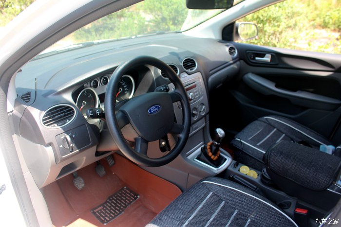 福克斯1.8l手动驾驶体验,经典福克斯1.8用车感受