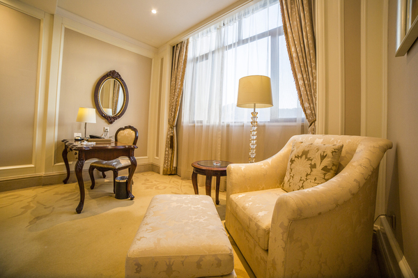 绚烂这夜的碧湖，醉了你的温暖柔情