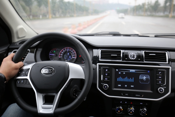 开比速M3回村“刨猪汤”,真能光宗耀祖