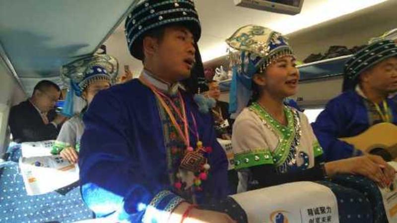 “曲靖号”昆明始发终至深圳齐品春夏秋冬之美