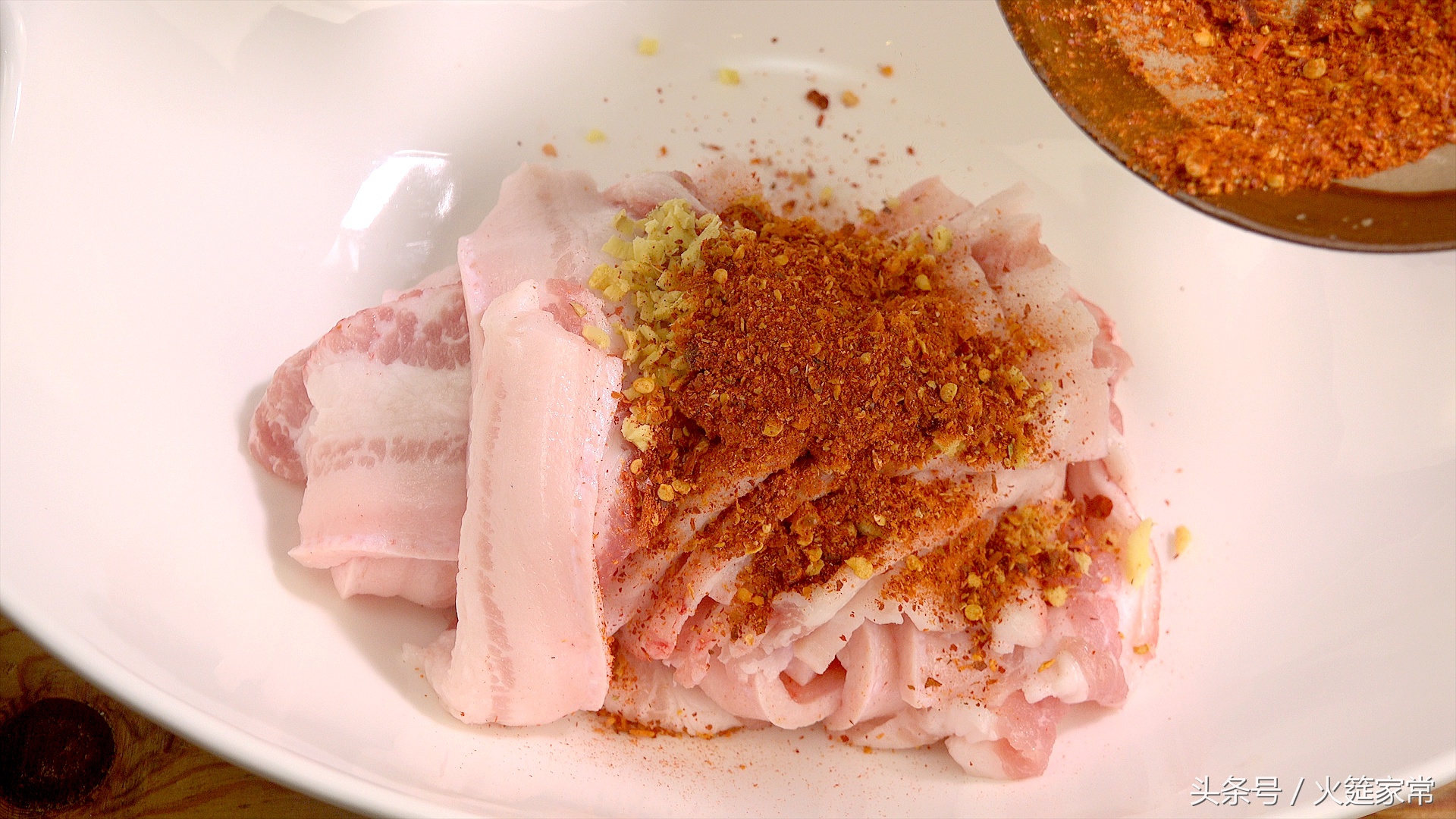 最简单的粉蒸肉用蒸肉粉,做粉蒸肉用什么肉做出来最好吃