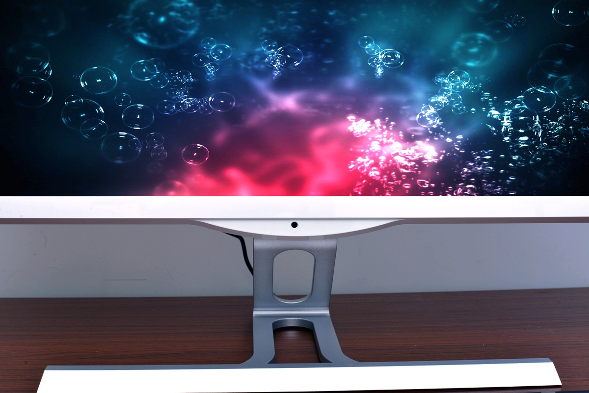 未到年二十八就扫除,晒一下我书房用的主力电脑