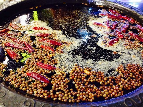 1味中药加点食盐，清热利湿、消肿止痛，熏洗痔疮有良效