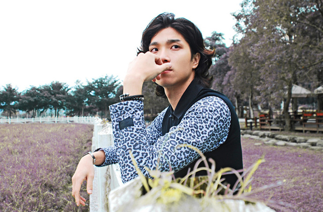 高级感痞帅男装蓝色竖条纹,高级感痞帅男装斑马纹