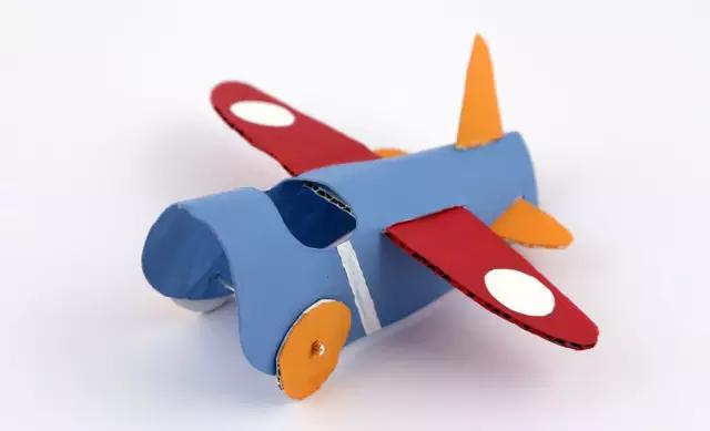 城会玩！这个妈妈卫生纸卷筒这么用，省下了一半玩具钱！