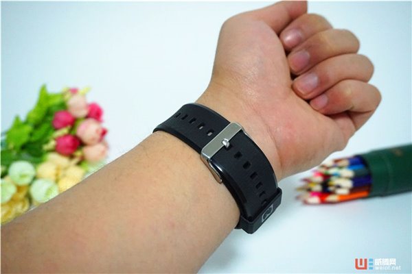 关心一下智能手表,hesvit手环评测
