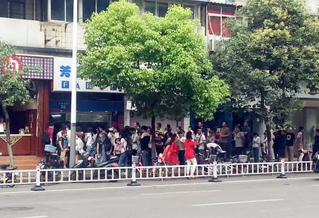 人均10块吃喝玩乐,人均10块钱的食物