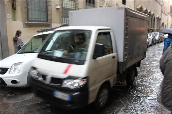 蜜月旅行惊现知豆比亚迪，顺着德法瑞意饱览欧洲的新能源汽车