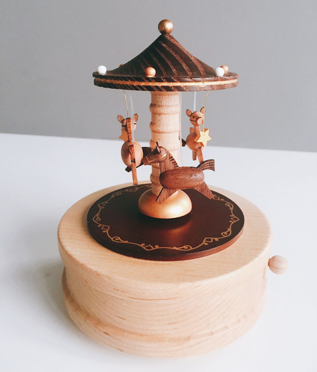 「昕薇FM」这些礼物送女生不贵又有品位，你的男票不用再犯愁了！