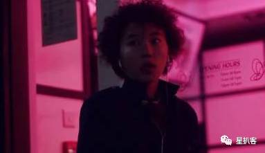 窦靖童孝顺,窦靖童照片被夸有个性