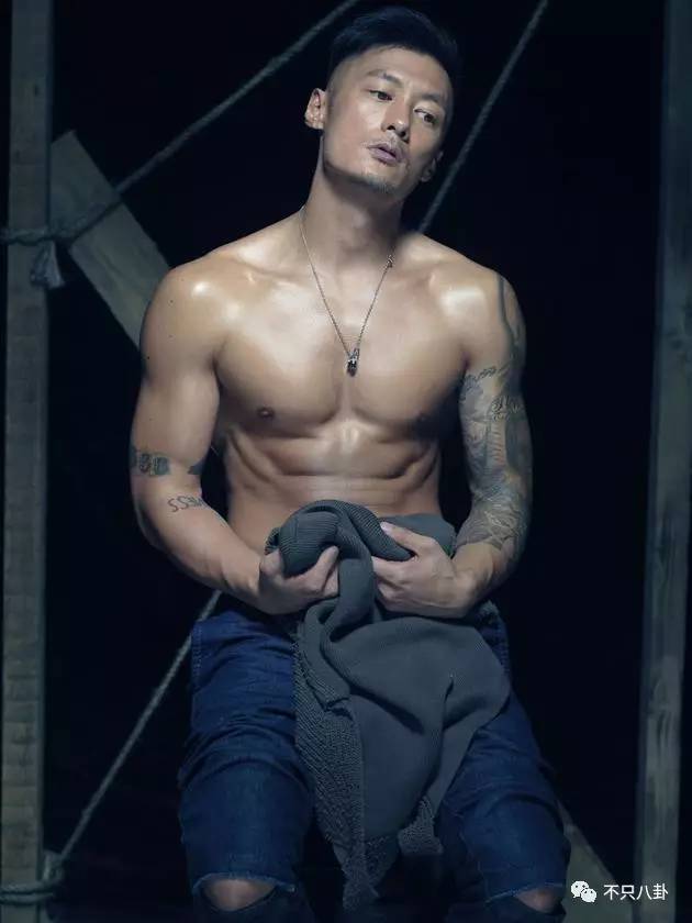 6颗蓝莓吃10分钟，无油无糖无淀粉还不能喝水，男星健身这么拼