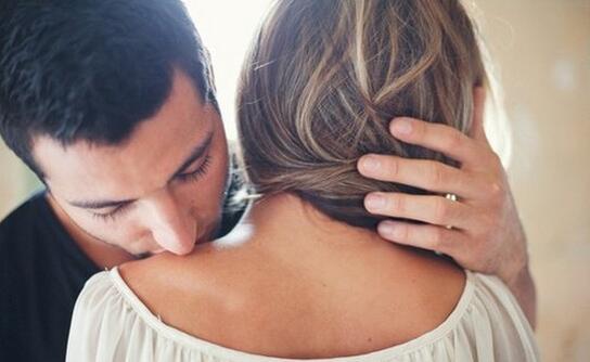 发现喜欢上自己的朋友怎么办,喜欢上自己的好朋友怎么办