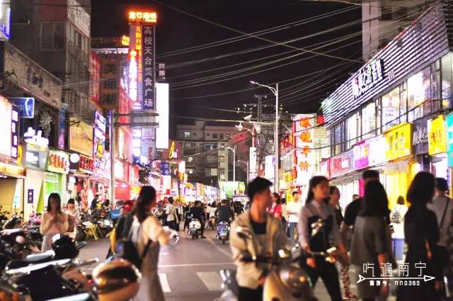南宁最推荐什么美食街道,南宁最适合逛吃的地方