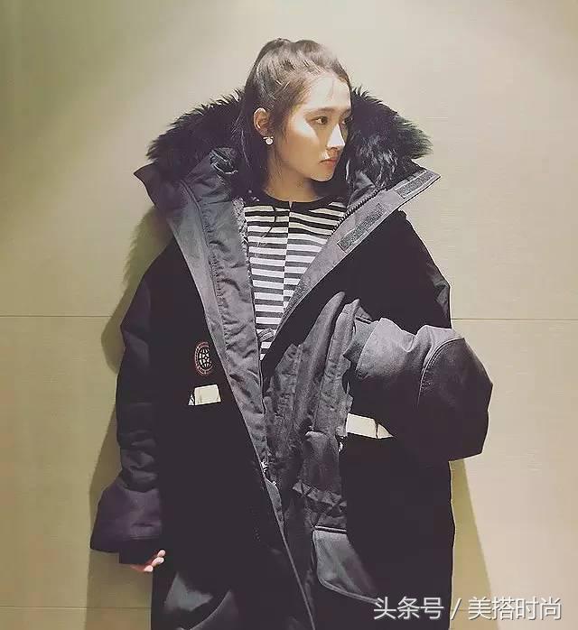 改变了以往羽绒服臃肿的缺点,穿起来显胖的长款羽绒服