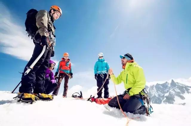 杭州这些运动潮店逆天了！跑鞋比肥皂还轻，冲锋衣堪比艺术品！