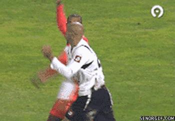 c罗是不是最搞笑的足球巨星,c罗足球场上搞笑瞬间