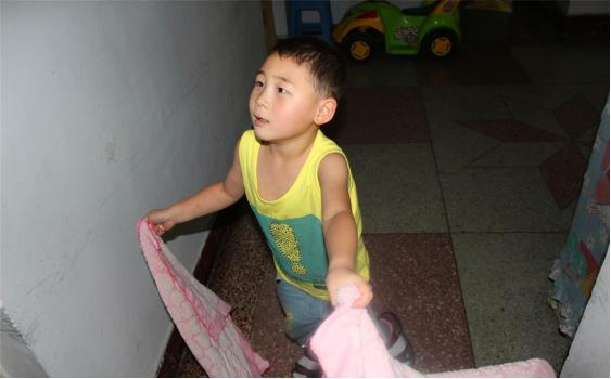 屋里烟味太重什么东西能除味,屋里烟味大怎么快速处理