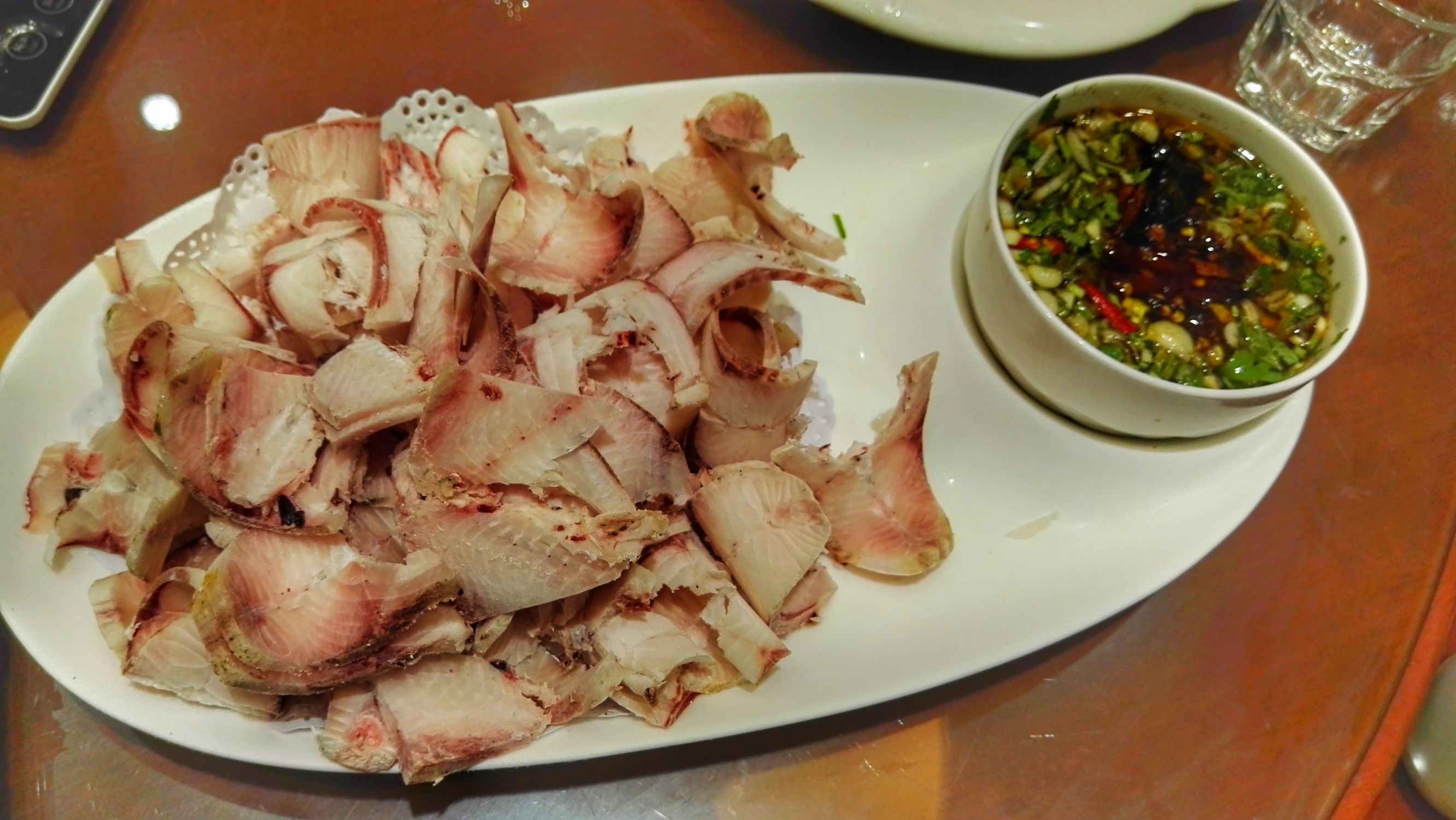 同江市生鱼片哪家好吃,同江赫哲美食