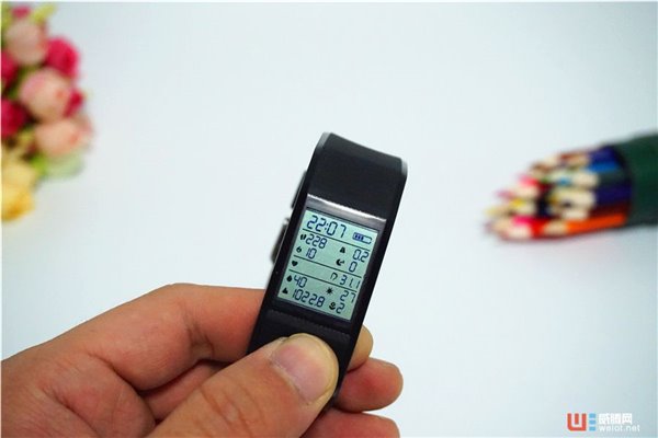 关心一下智能手表,hesvit手环评测