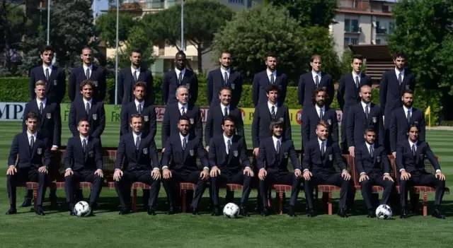 球星穿西装最帅,足球运动员穿西装最帅