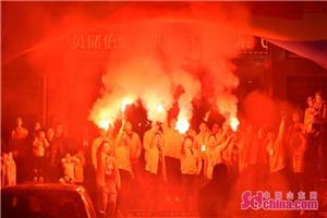 鲁能泰山球迷集结,鲁能球迷齐聚会