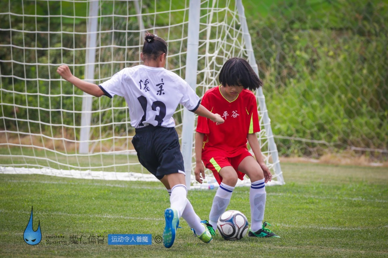 足球女孩反差转场,定格女生版