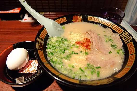 首尔、东京的街头美食每天都在拿钩子勾我，尤其这几家！