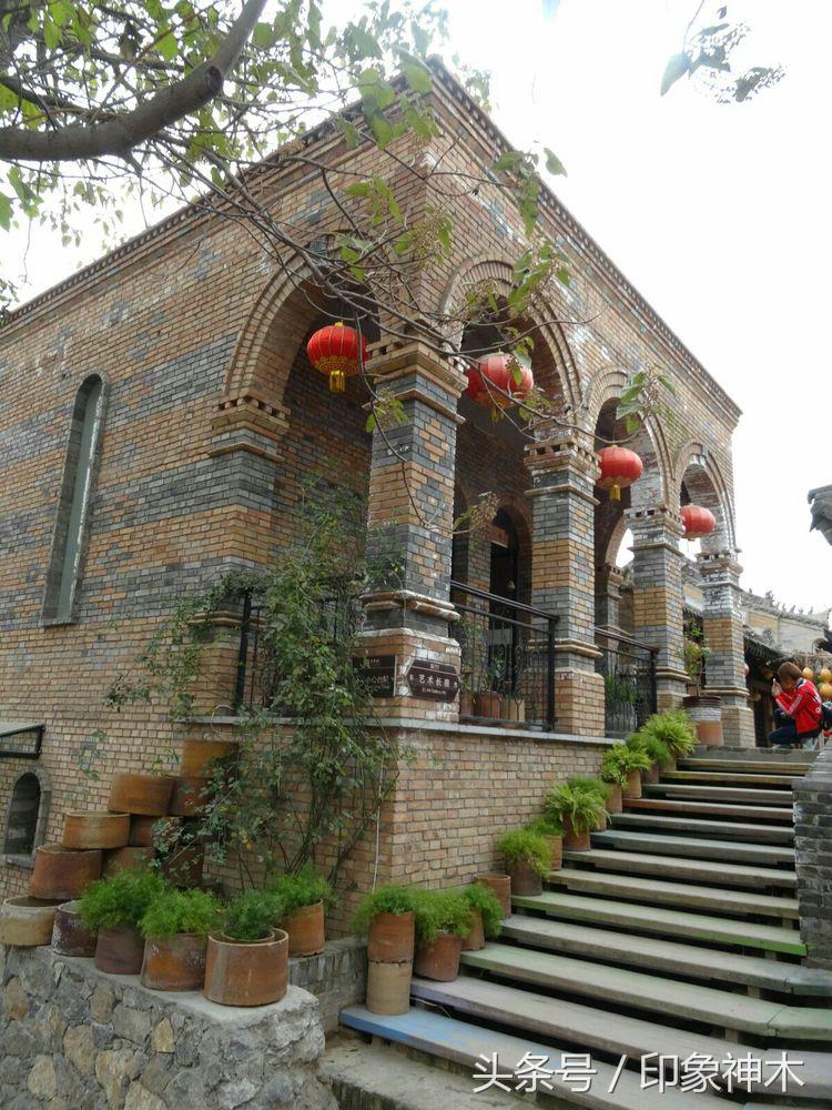 陕北俊俏女子勇闯袁家村大嘴吃四方