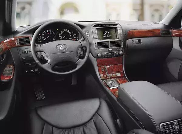 谦谦君子亦需V8！雷克萨斯LS家族历史