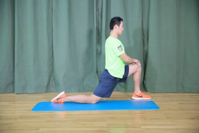 跑后正确拉伸动作教程避免粗腿,如何短跑后拉伸