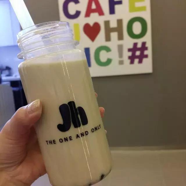 等有钱了，追到韩国欧巴们的店里来场美妙的偶遇！