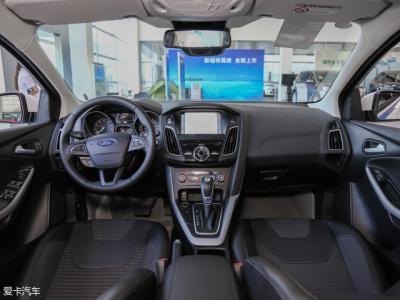 2017福特福克斯两厢油箱多少升,2017款福特福克斯二手车值得买吗