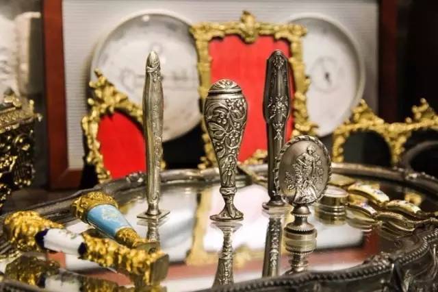 甲之蜜糖乙之霜英文,甲之蜜糖乙之砒霜翻译