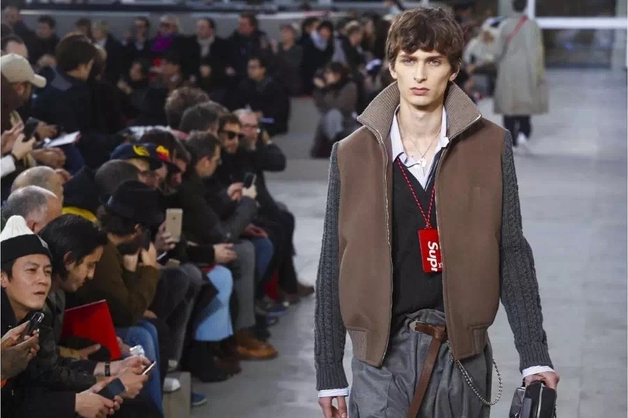 lv联名supreme2017xc (lv supreme联名)