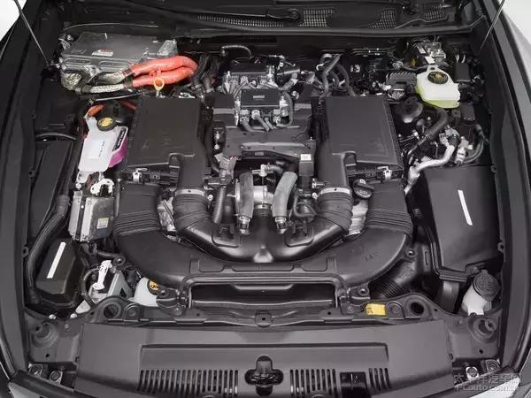 谦谦君子亦需V8！雷克萨斯LS家族历史