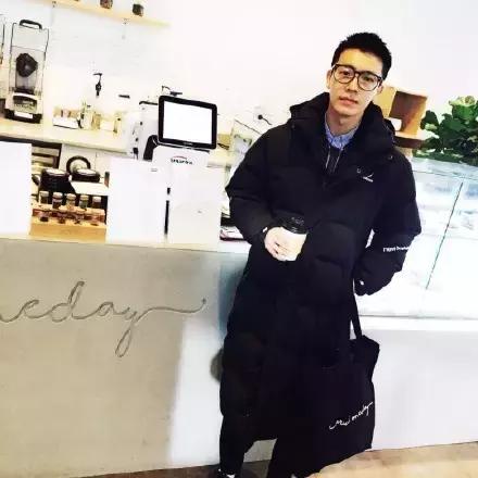 等有钱了，追到韩国欧巴们的店里来场美妙的偶遇！