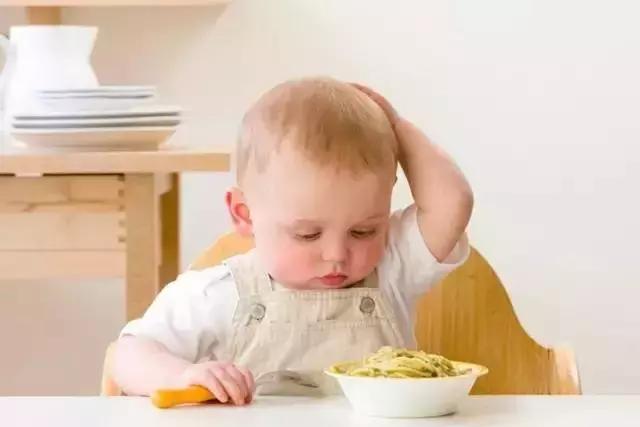 宝宝能吃能睡就是不长肉的原因,三个月宝宝吃得少不长肉怎么办