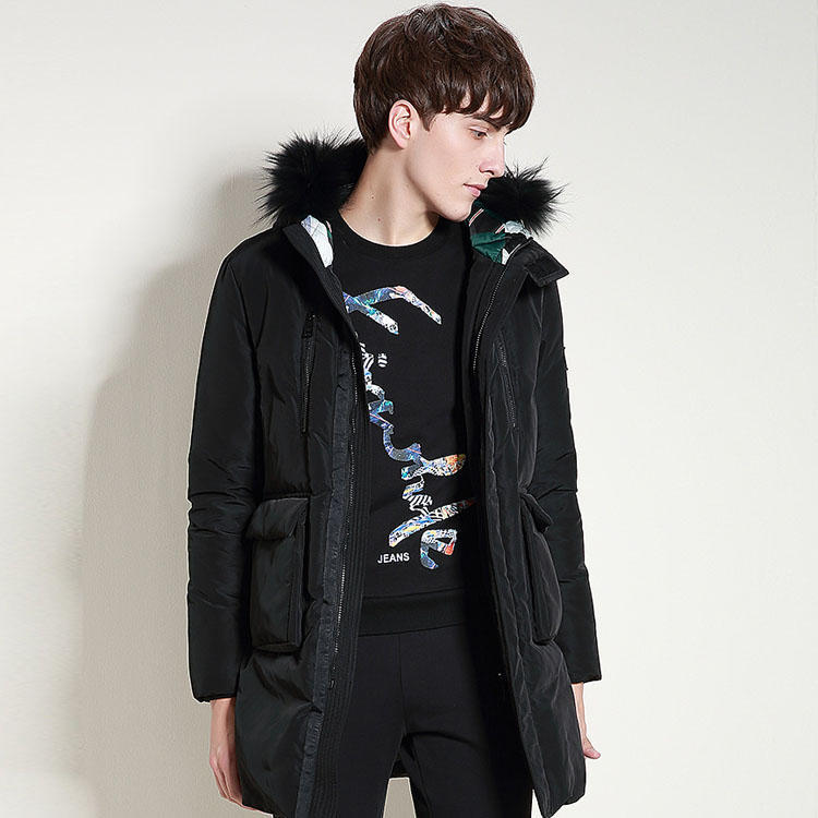 羽绒服选保暖的还是好看的,羽绒服选白的还是选黑