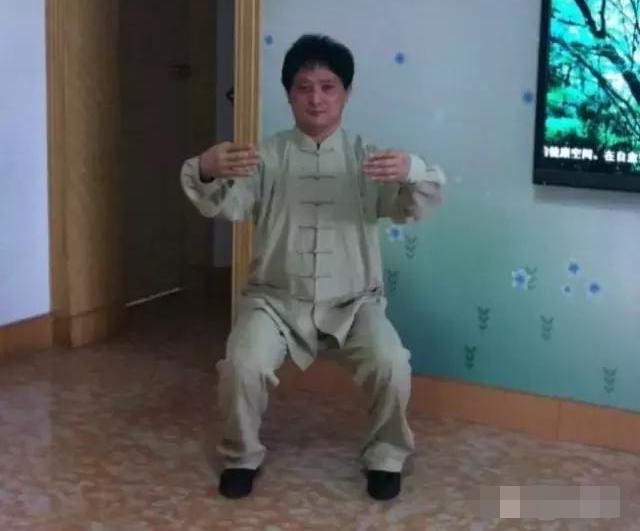李华伟蹲墙松腰,李华伟健身教练