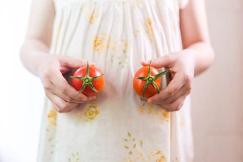 怀孕初期不会腰痛的吧,怀孕初期左右边腰痛