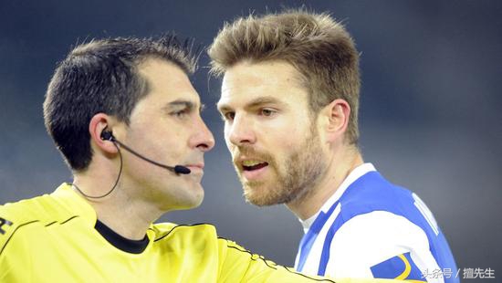 梅西罚点球吃黄牌,梅西单场造黄牌