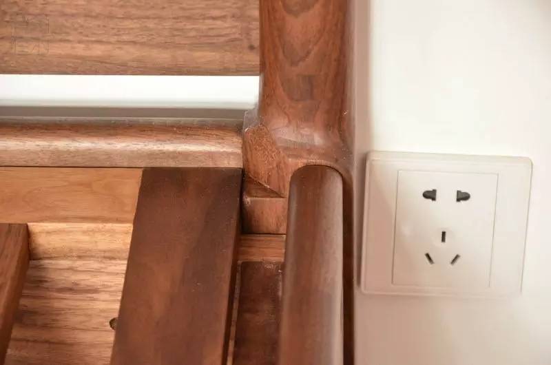 青岛实木定制床,珠海定制简约实木床