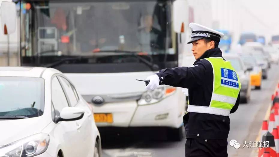 芜合高速公路最新视频,芜合高速国庆拥堵时间段