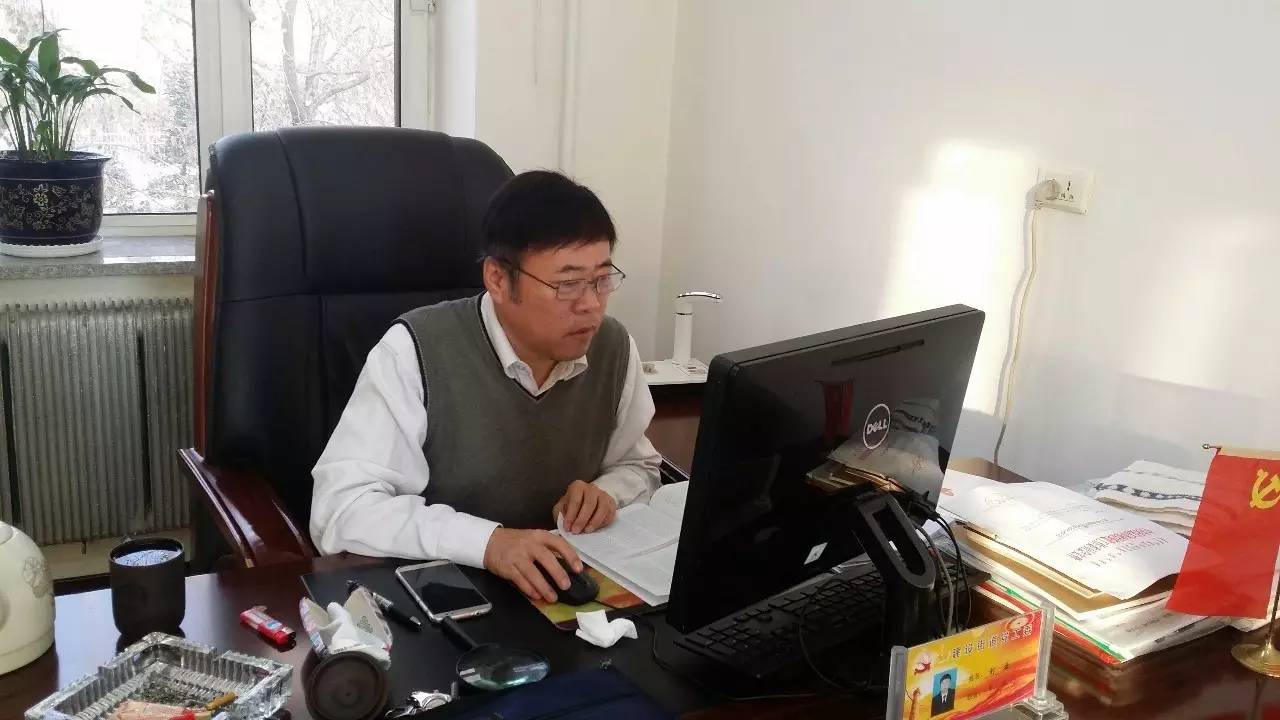 聚焦两会政协委员谈报告,聚焦两会区人大代表热议工作报告