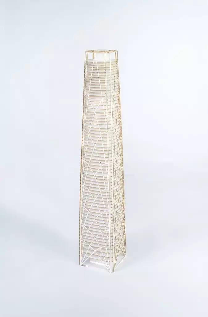 摩天大楼的浪漫 (浪漫的摩天大楼)