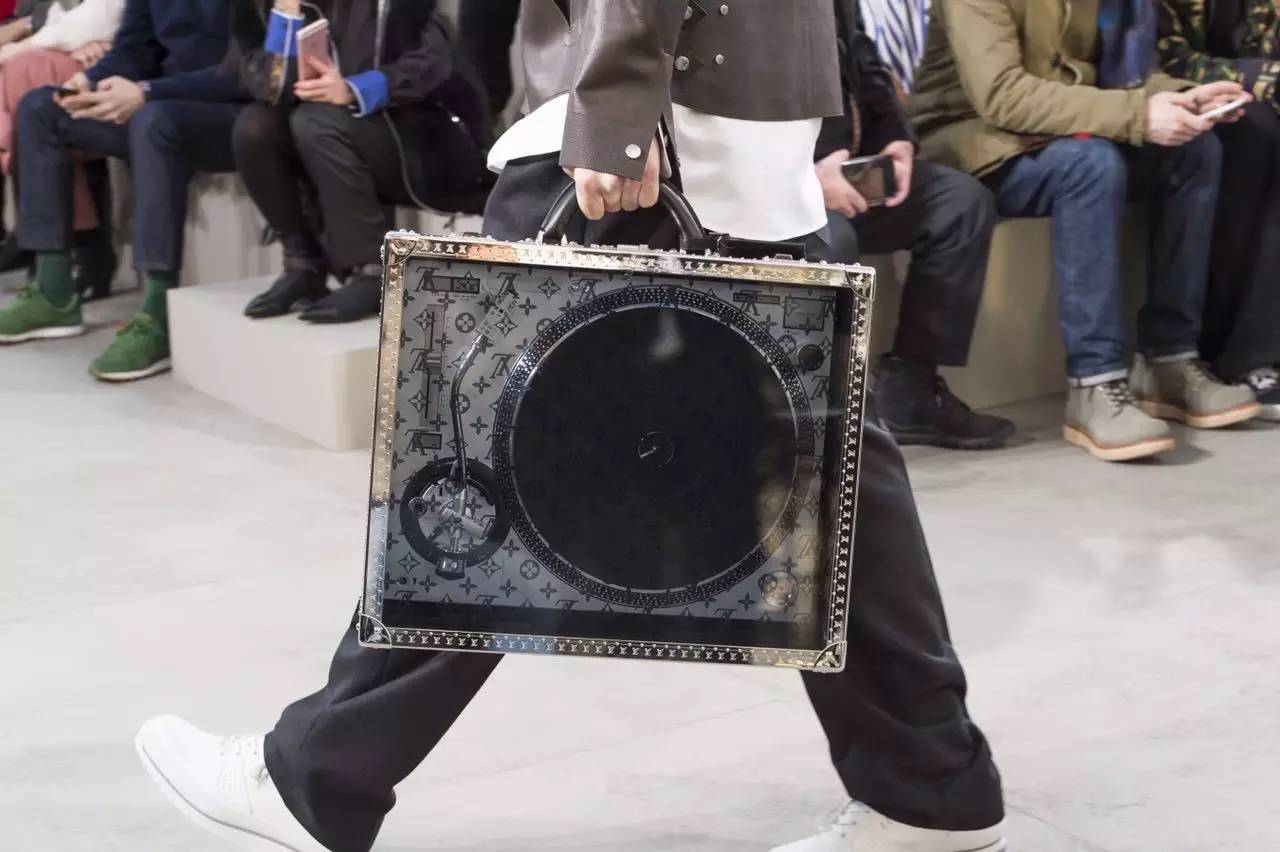 supremelv联名所有单品,lvxsupreme