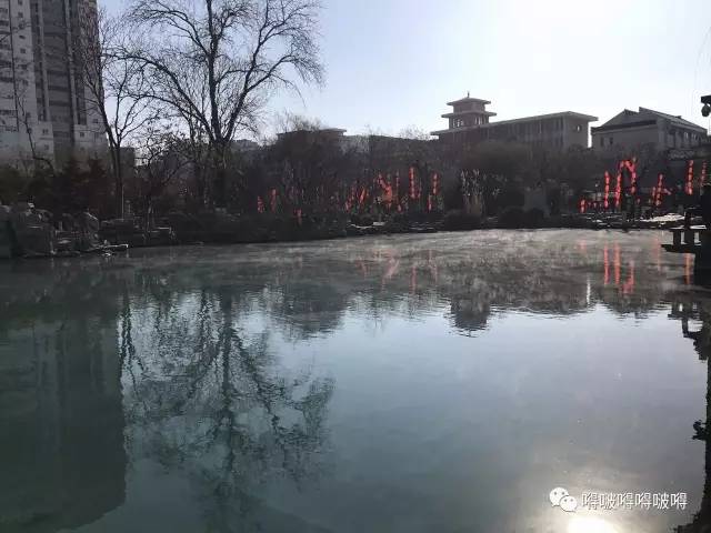 过年啦贴春联,过年时贴门神的习俗