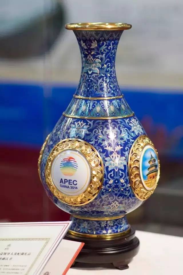 习主席送给世卫组织“针灸铜人”其中有什么大名堂？