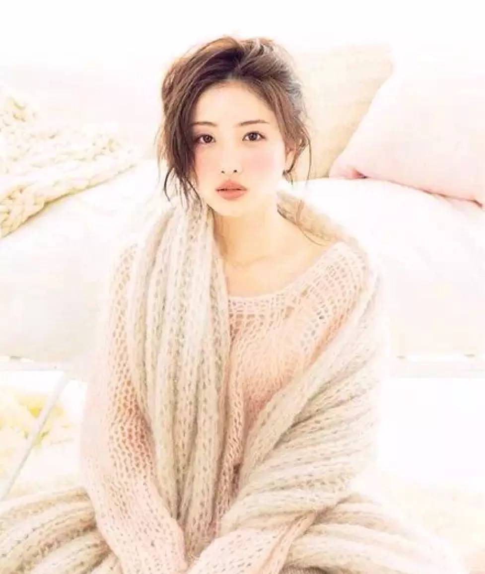 斩男红唇妆搭配,又纯又好看的斩男妆容